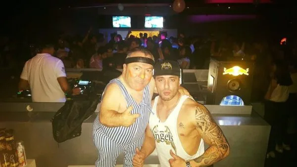 Striptease Com Anões - Image 2